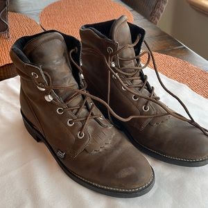 Brown leather Justin Roper lace up boots.